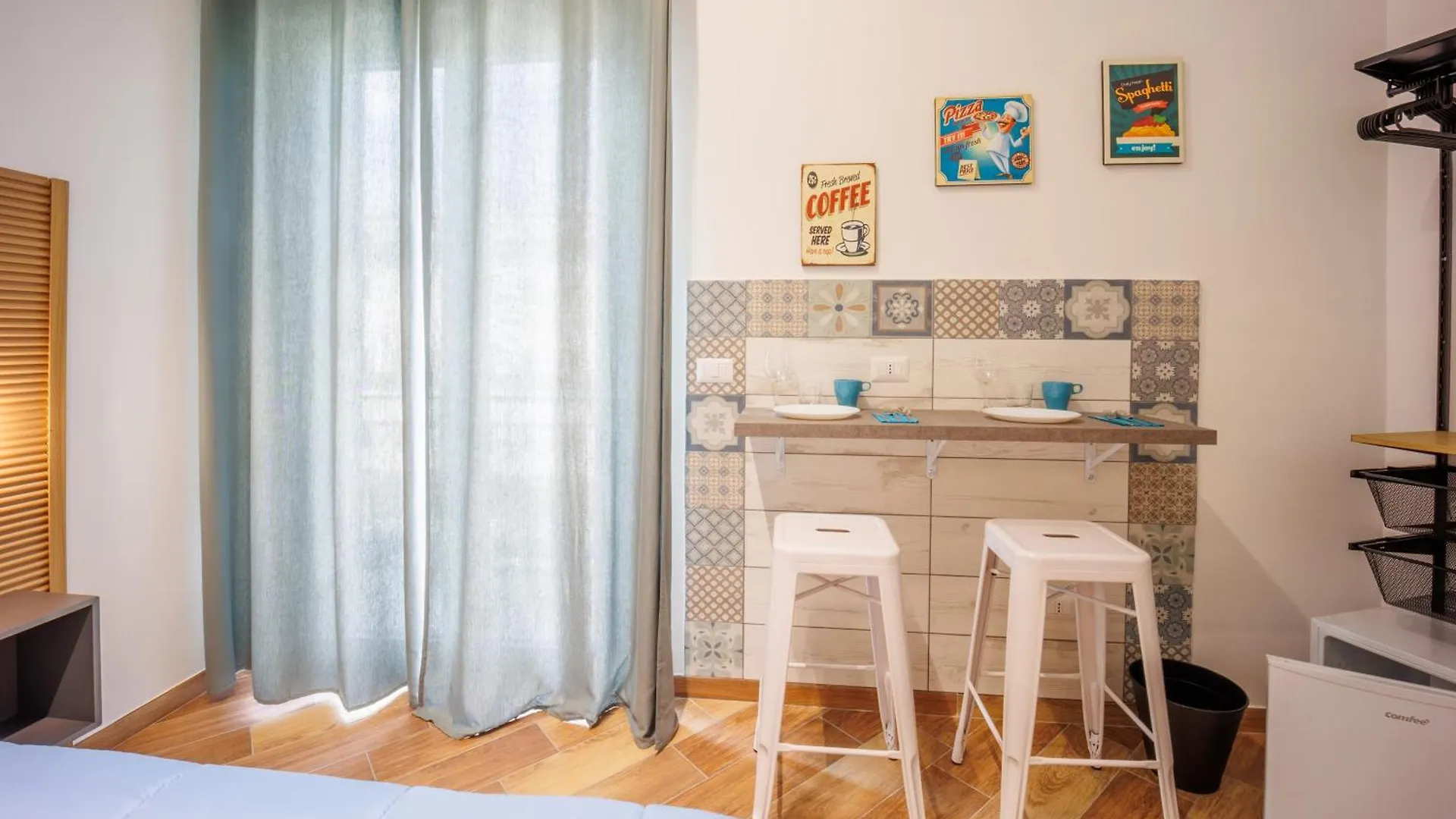 Tony Suites Napoli Πανσιόν