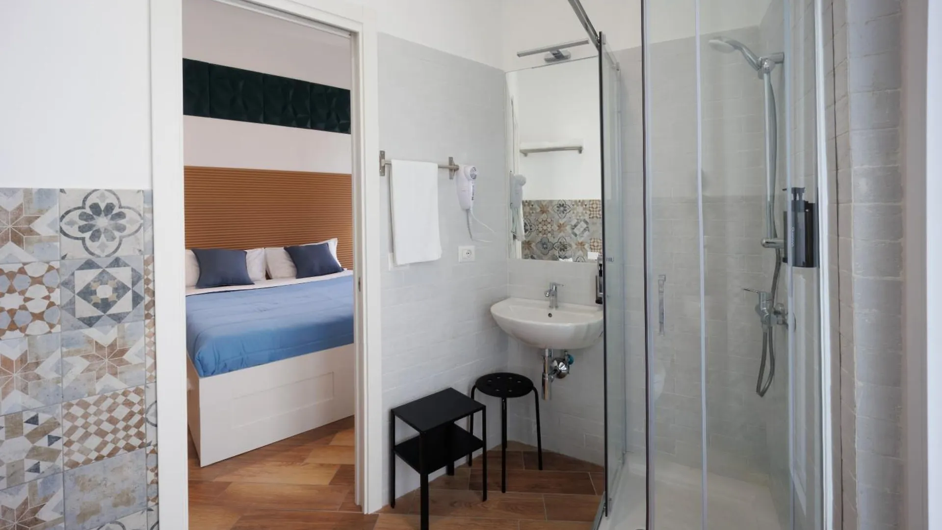 Tony Suites Napoli Νάπολη