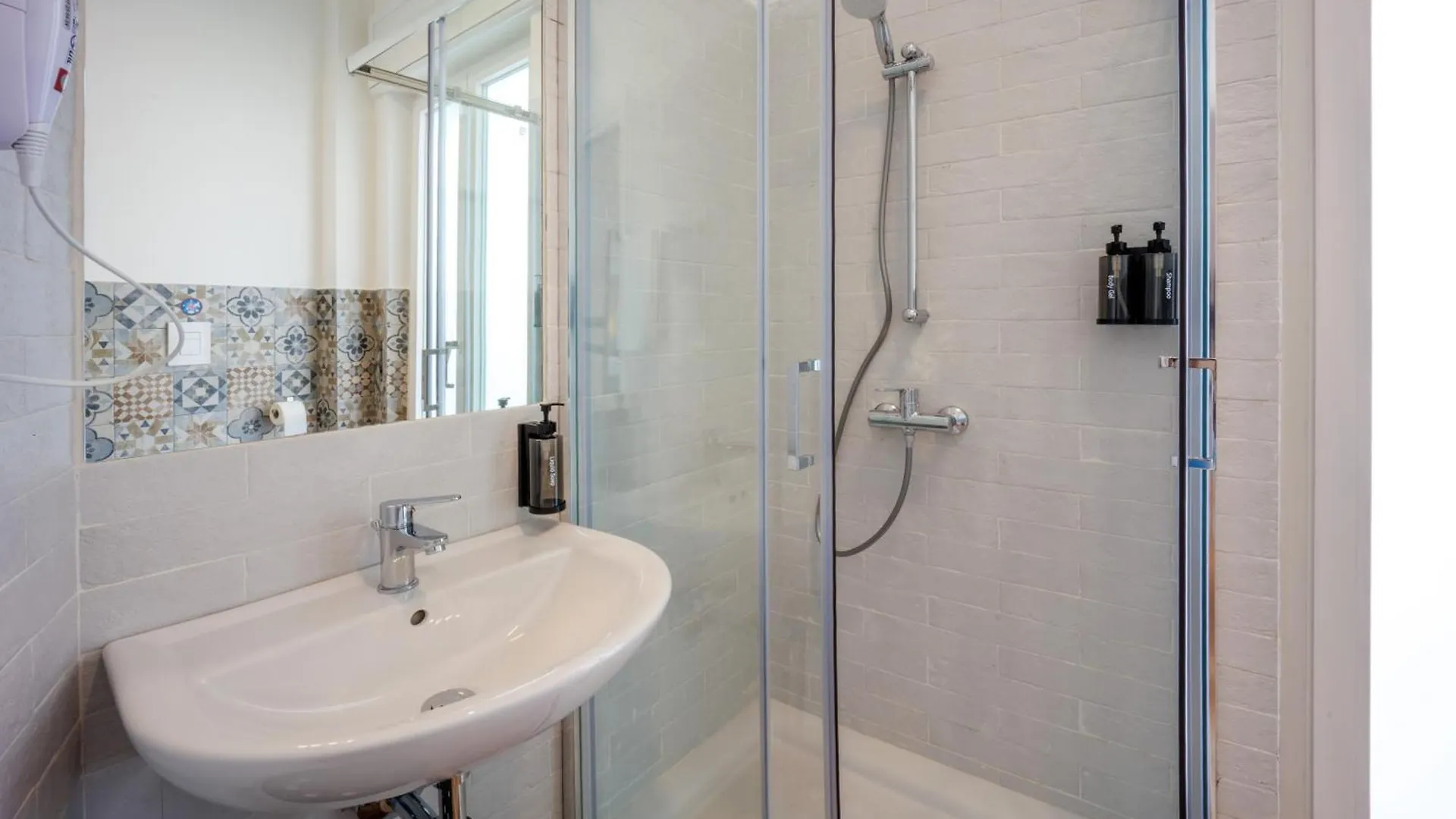 Tony Suites Napoli 0*, Νάπολη