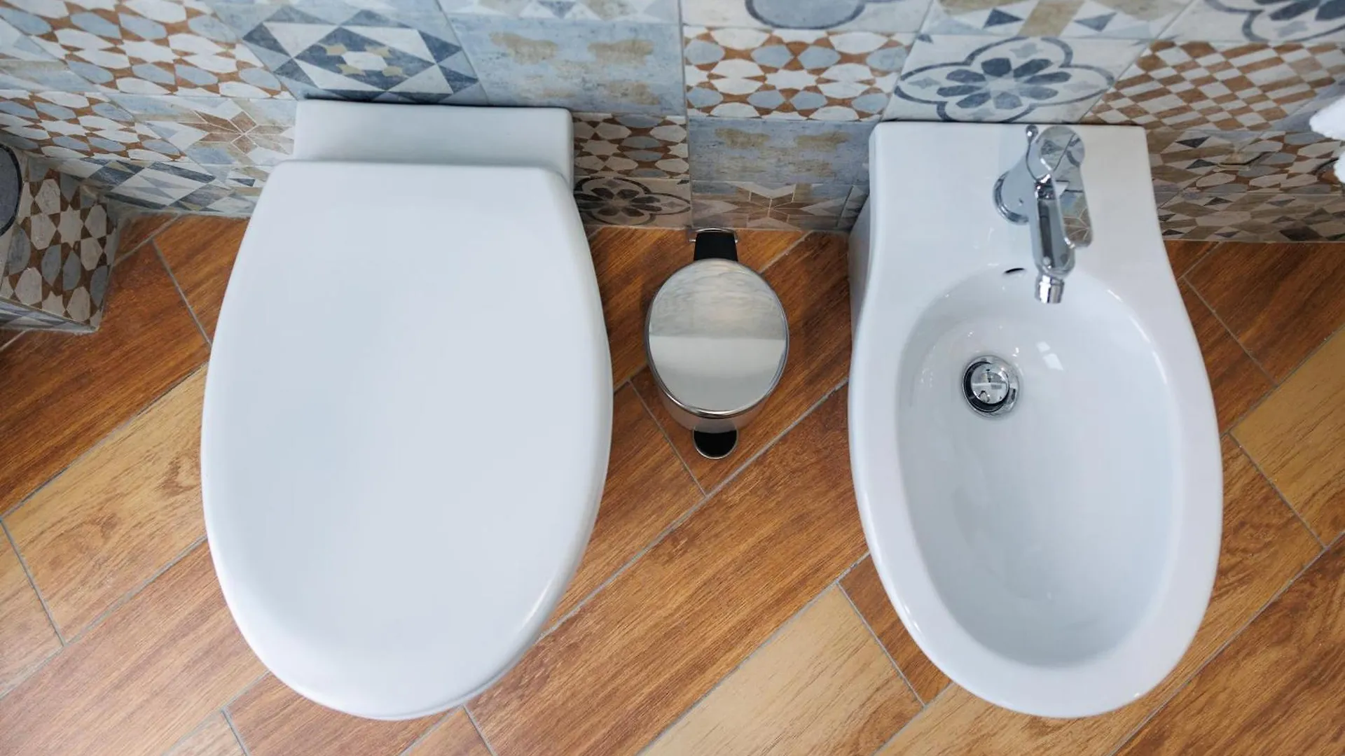 Tony Suites Napoli 0*, Νάπολη