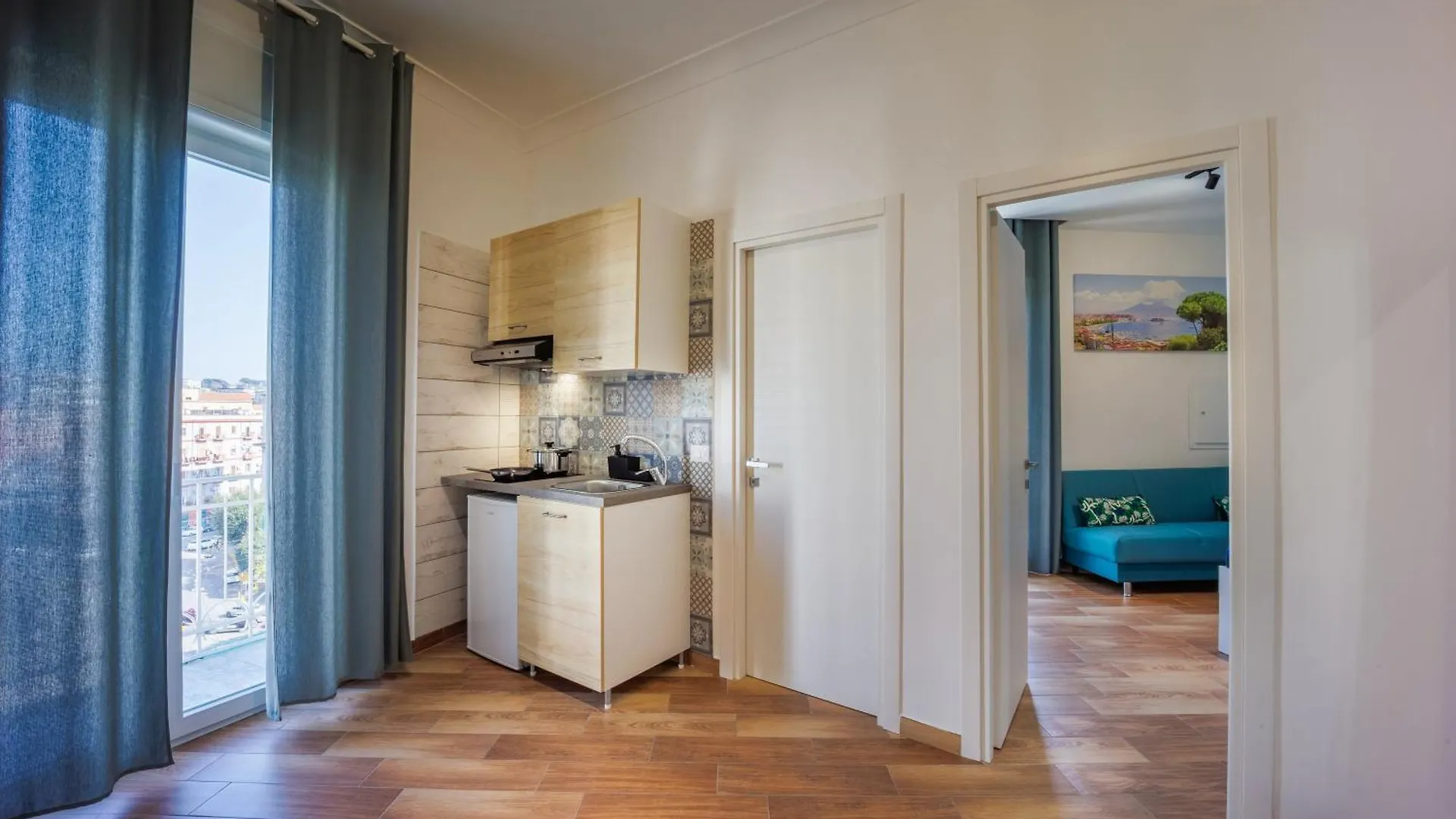 Tony Suites Napoli 0*, Νάπολη Ιταλία