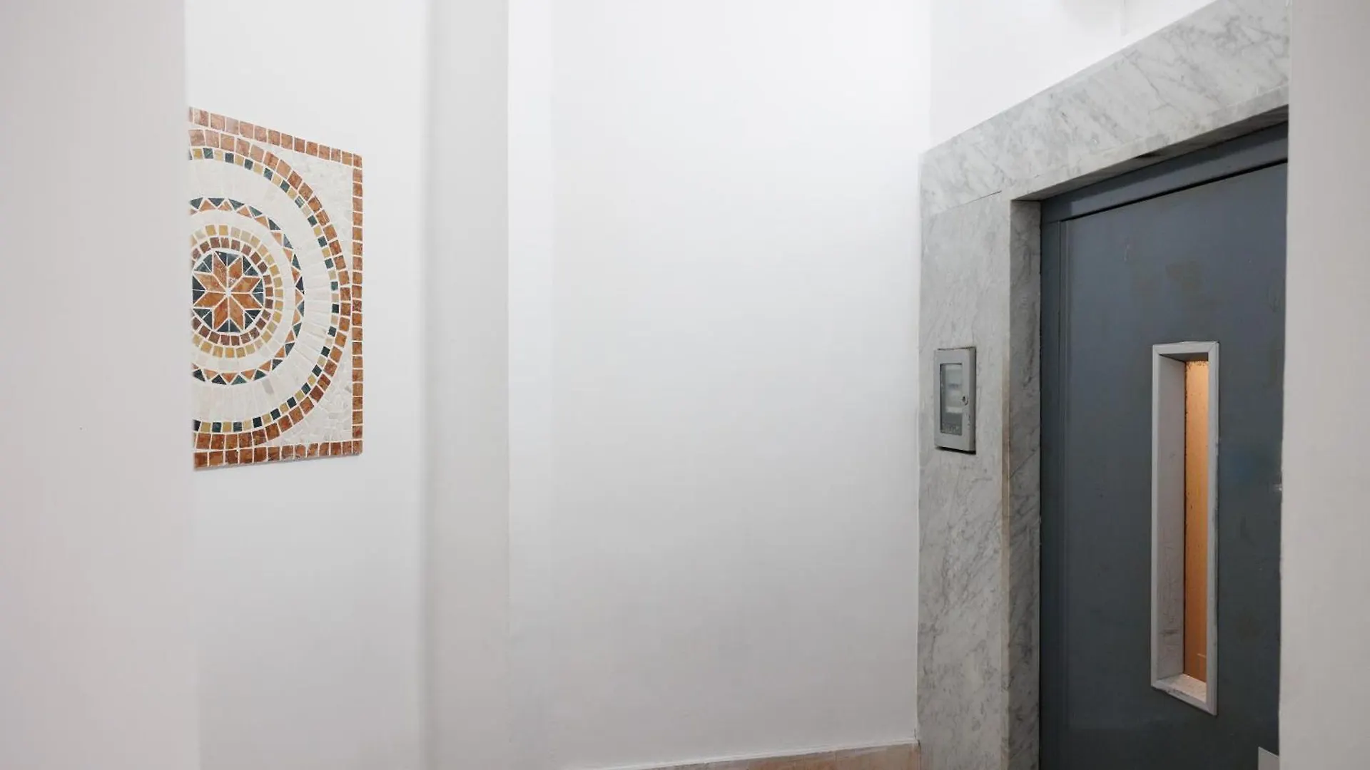 Tony Suites Napoli Πανσιόν Νάπολη
