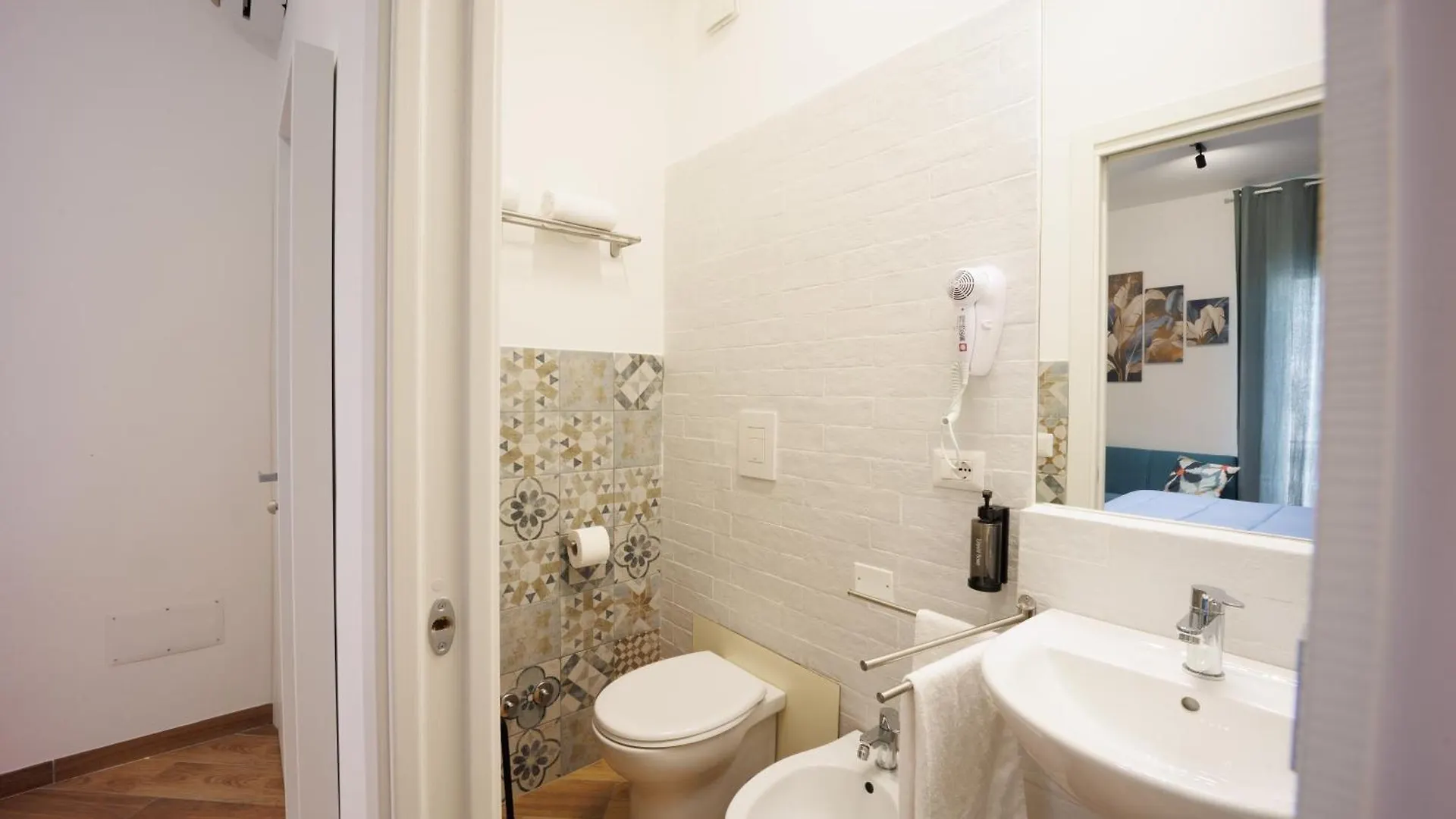 Tony Suites Napoli Πανσιόν Νάπολη